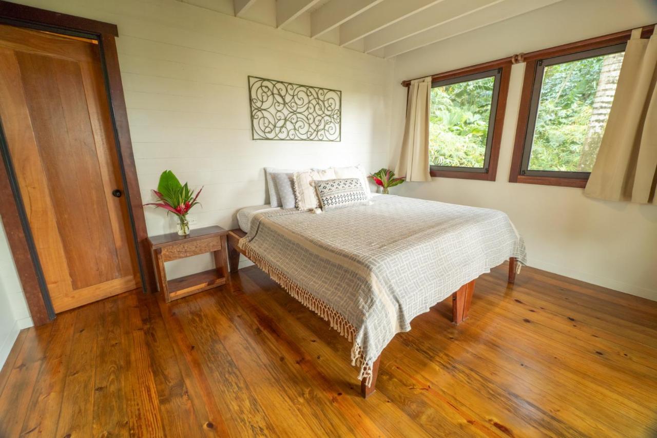 Roam Yoga & Wellness Lodge Bocas del Toro Exterior photo