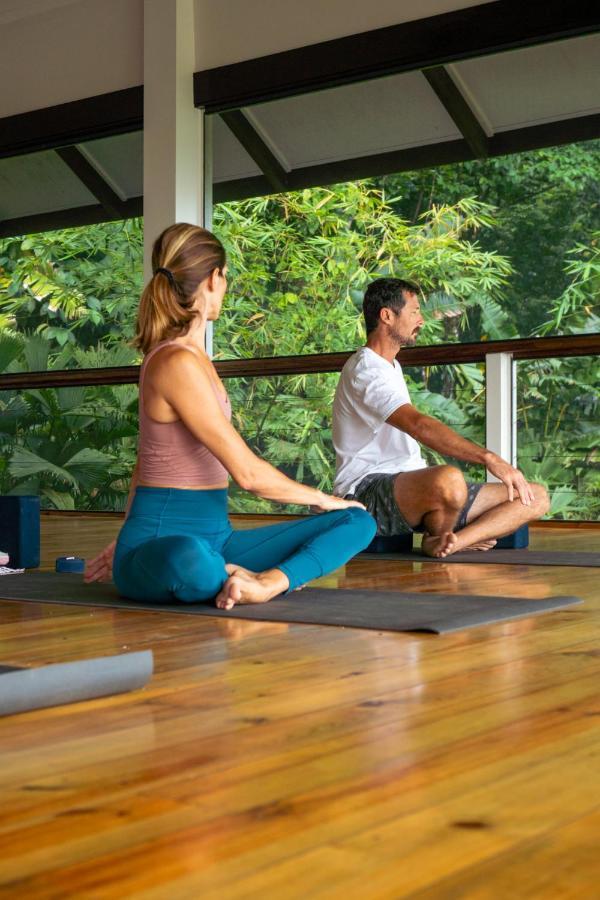 Roam Yoga & Wellness Lodge Bocas del Toro Exterior photo