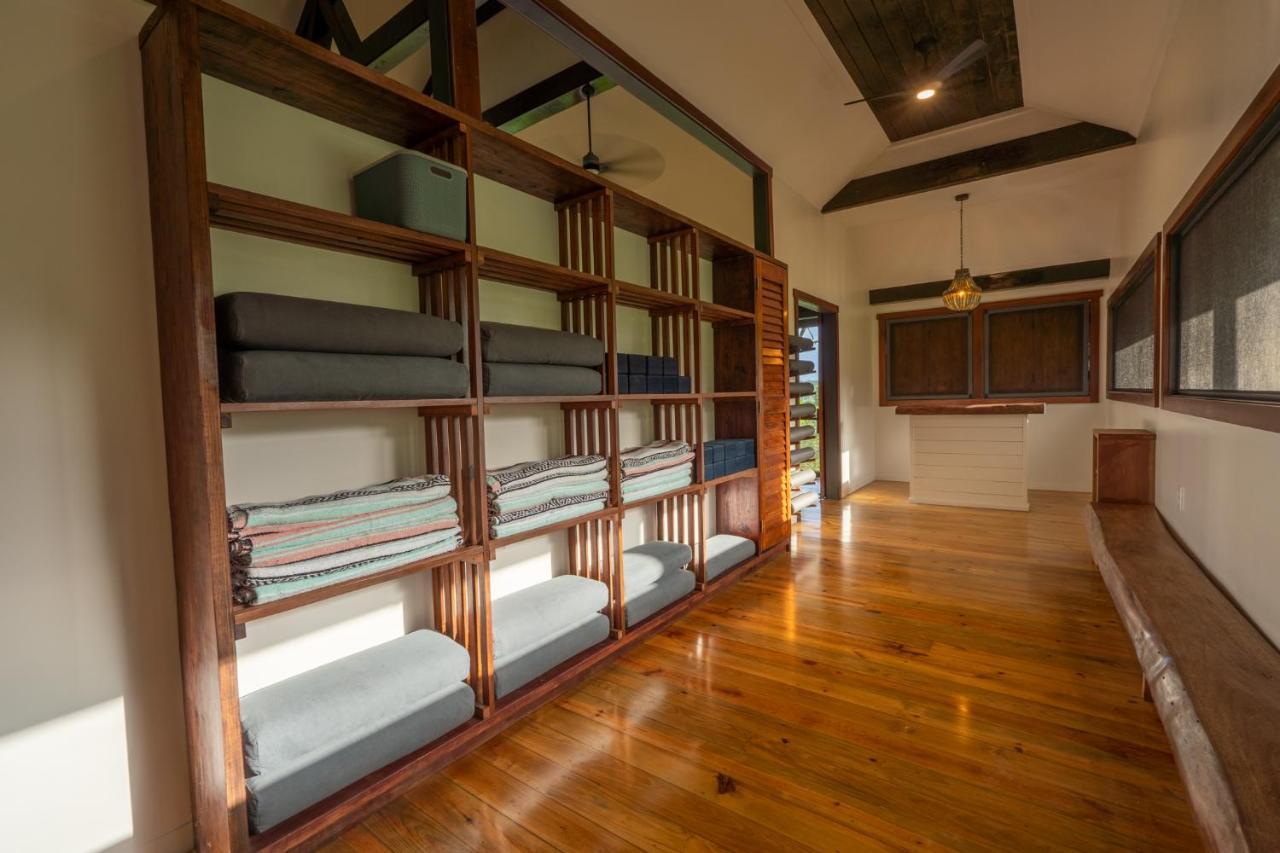 Roam Yoga & Wellness Lodge Bocas del Toro Exterior photo